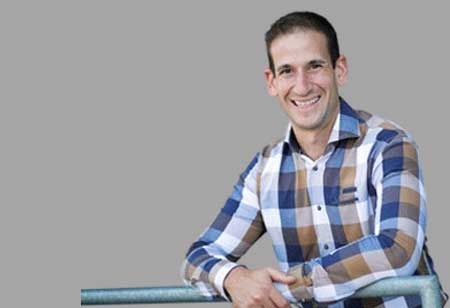 Bringing Real Intelligence into the Learning & Play Experience